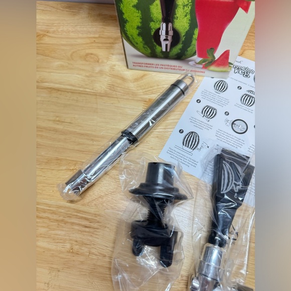 NWT Final Touch Watermelon Keg Tapping Kit - Picture 8 of 9